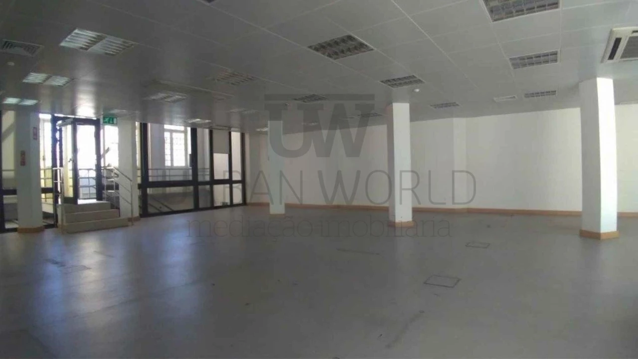 Prédio para Venda em Nossa Senhora da Conceição, São Pedro e São Dinis Foto 3