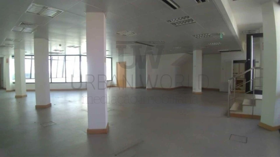 Prédio para Venda em Nossa Senhora da Conceição, São Pedro e São Dinis Foto 1