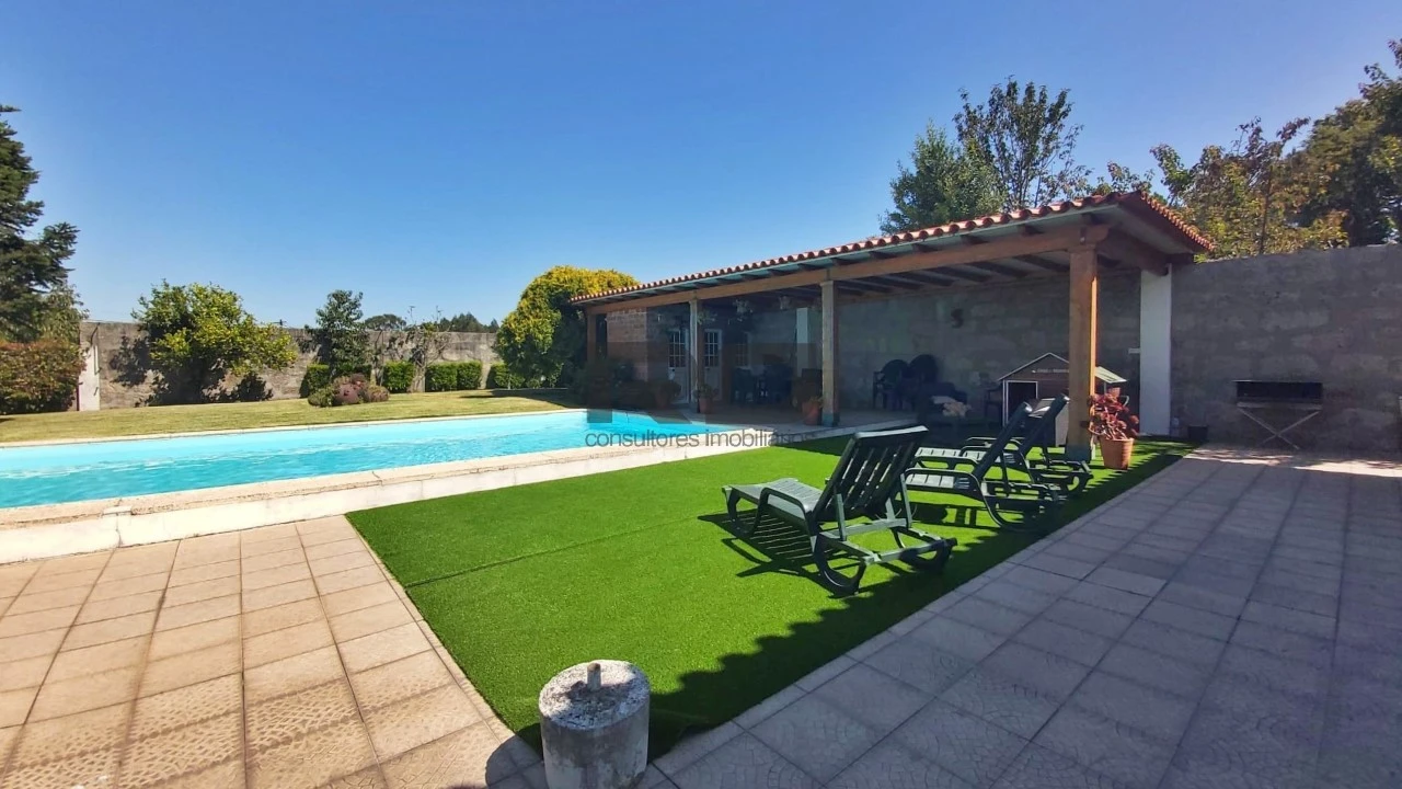 Moradia T3 para Venda em Guilhabreu Foto 6