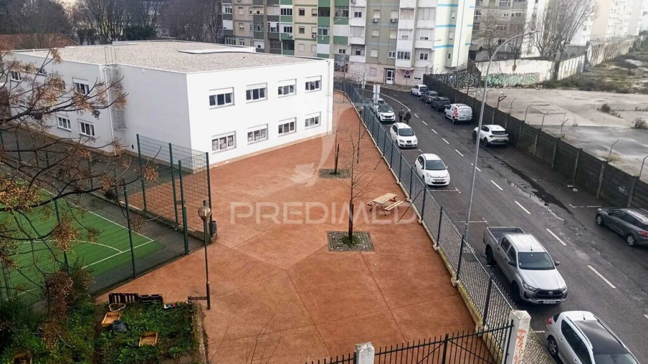 Armazém para Venda em Falagueira-Venda Nova Foto 15