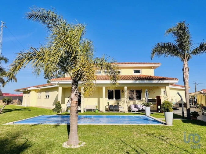 Moradia T4 para Venda em Modivas Foto 1