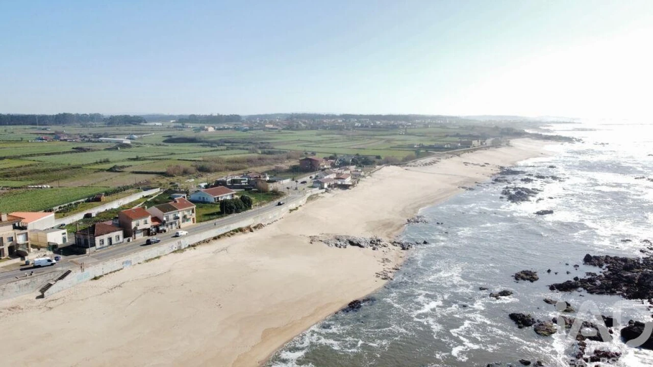 Moradia T4 para Venda em Modivas Foto 29