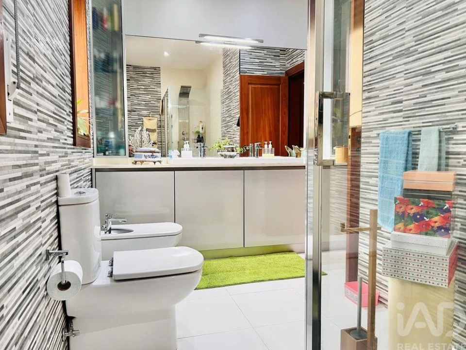 Moradia T4 para Venda em Modivas Foto 16