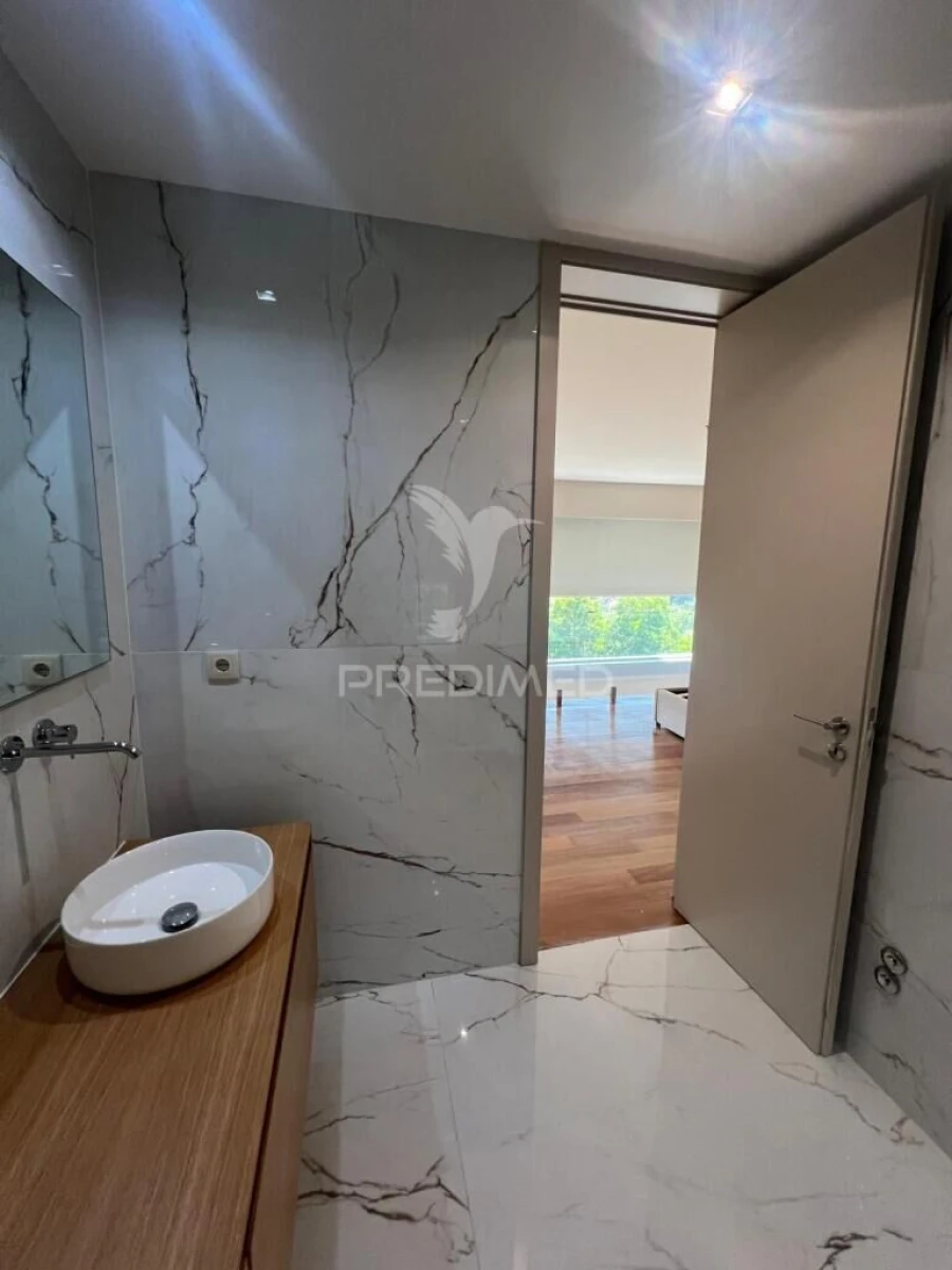 Apartamento para Venda em Mafamude e Vilar do Paraíso Foto 9