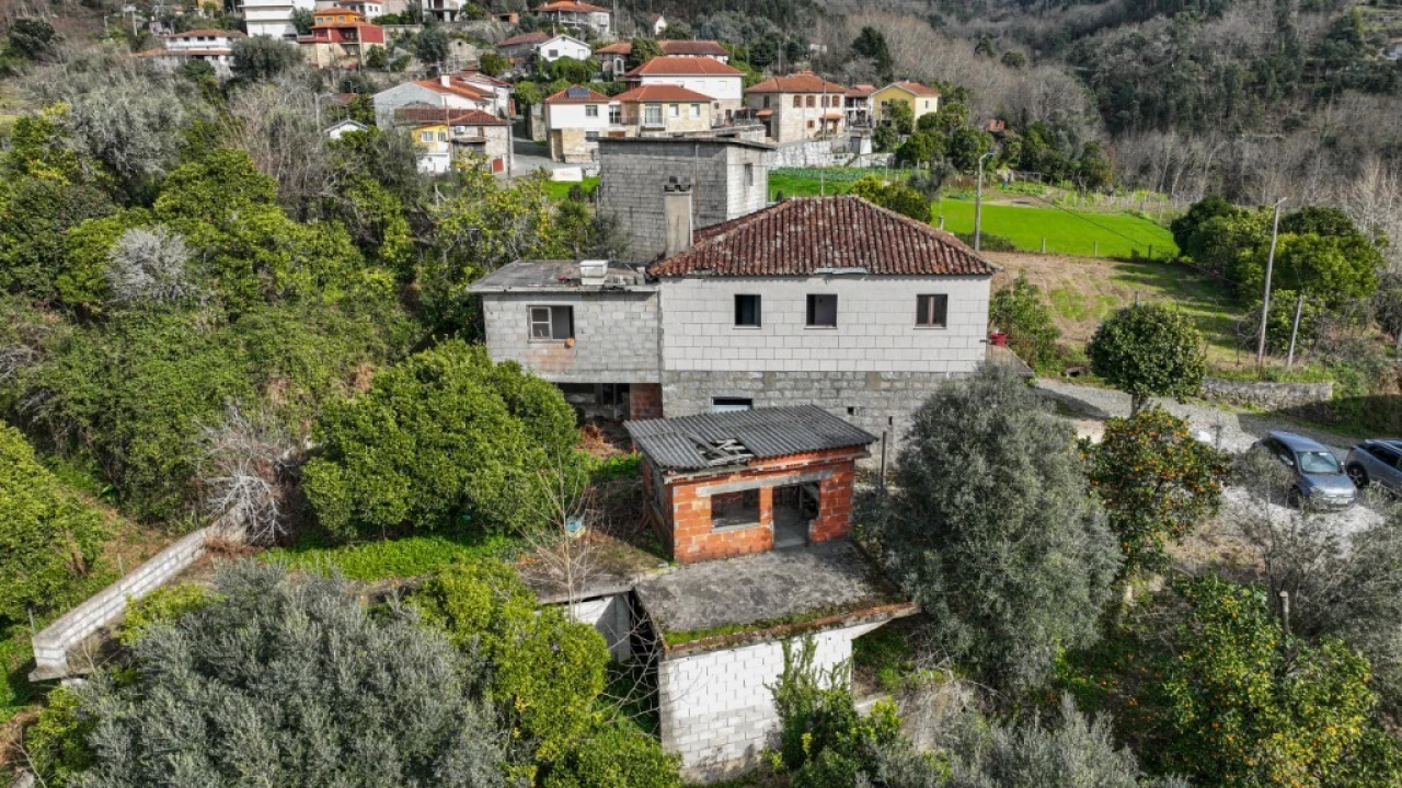 Quinta para Venda em Bouro (Santa Maria) Foto 1