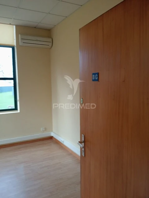 Escritório para Arrendamento em Paranhos