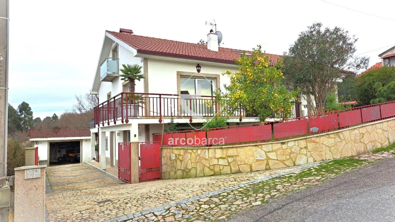 Moradia T4 para Venda em Paredes de Coura e Resende Foto 1