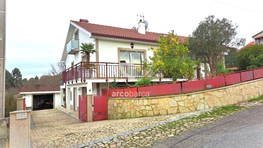 Moradia T4 para Venda em Paredes de Coura e Resende Foto 1