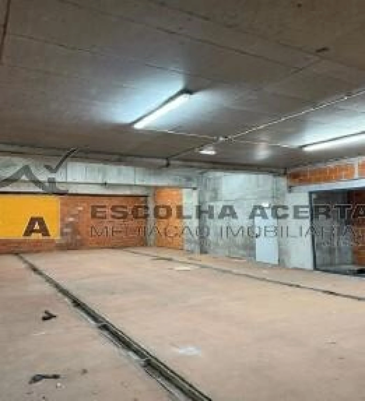 Loja para Arrendamento em Ramalde Foto 1