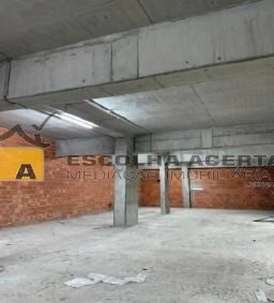 Loja para Arrendamento em Ramalde Foto 2