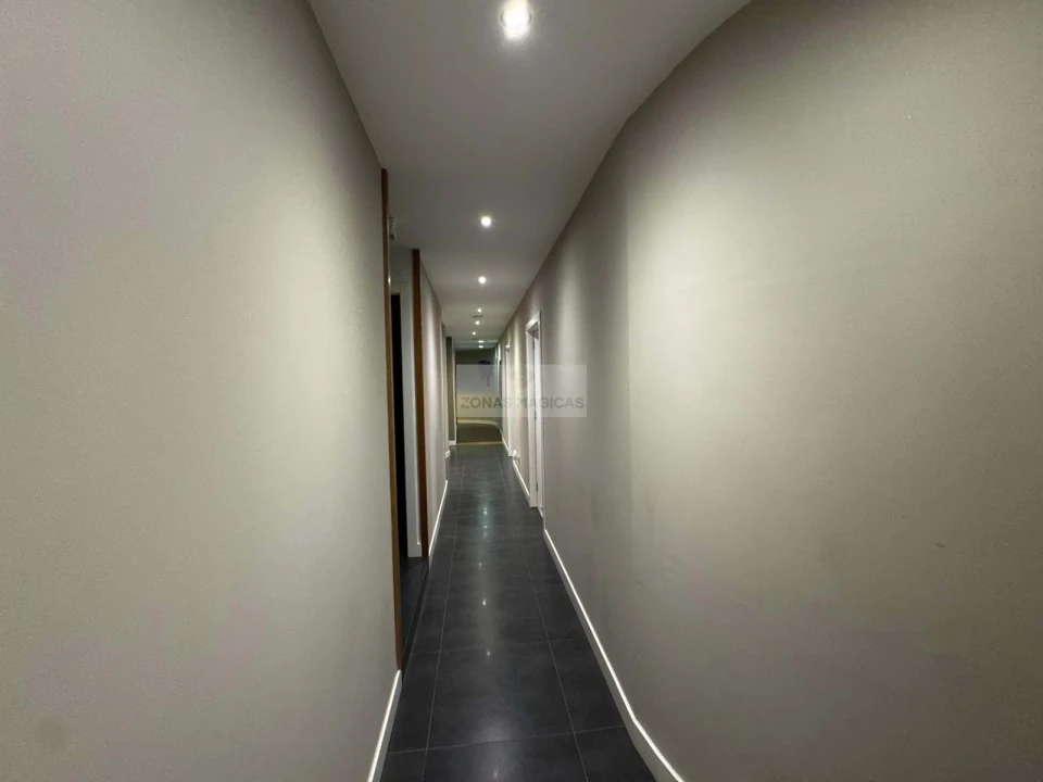 Negócio para Venda em Lagos (São Sebastião e Santa Maria) Foto 28