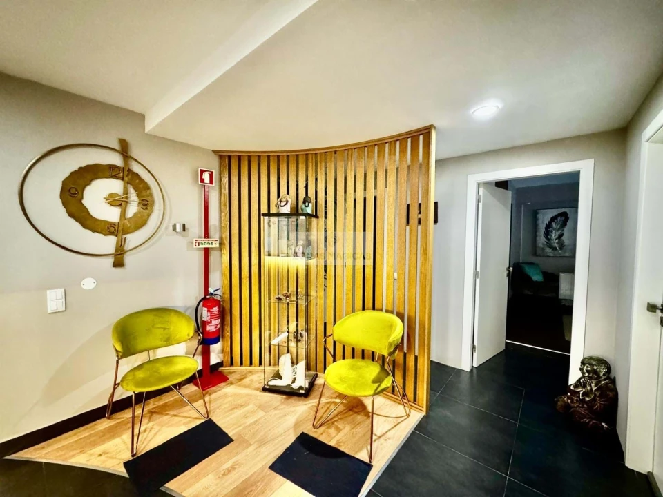 Negócio para Venda em Lagos (São Sebastião e Santa Maria) Foto 1