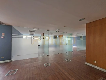 Escritório para Arrendamento em Lordelo do Ouro e Massarelos