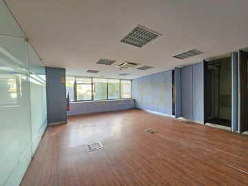 Escritório para Arrendamento em Lordelo do Ouro e Massarelos