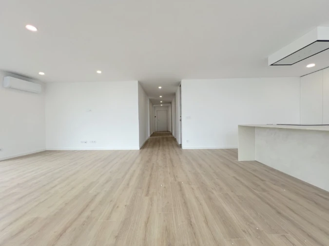 Apartamento T4 para Venda em Silvalde Foto 3
