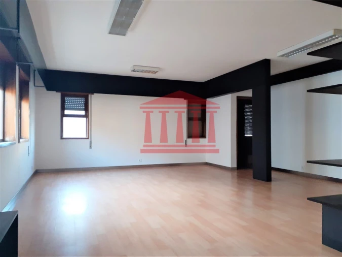 Escritório para Arrendamento em Barcelos, V.Boa, V.Frescainha Foto 1