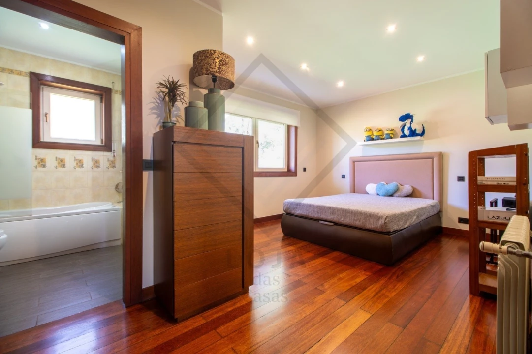 Moradia T4 para Venda em Modivas Foto 9