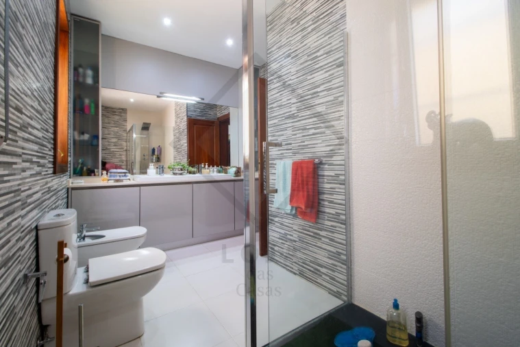 Moradia T4 para Venda em Modivas Foto 11