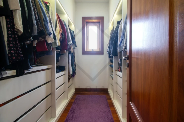 Moradia T4 para Venda em Modivas Foto 15