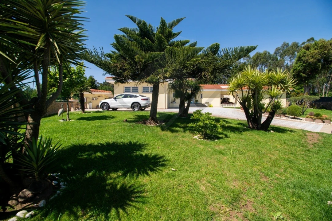 Moradia T4 para Venda em Modivas Foto 1