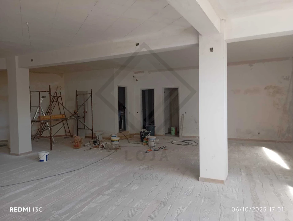 Loja para Venda em Cidade da Maia Foto 12