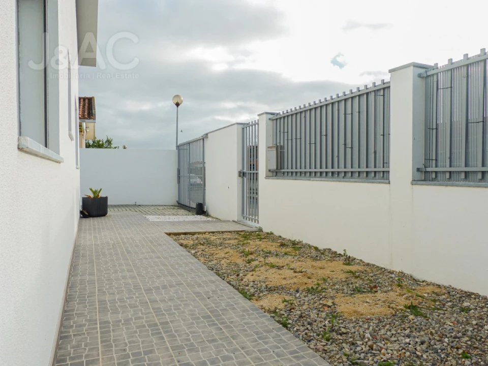 Moradia T4 para Venda em São Domingos de Rana Foto 2