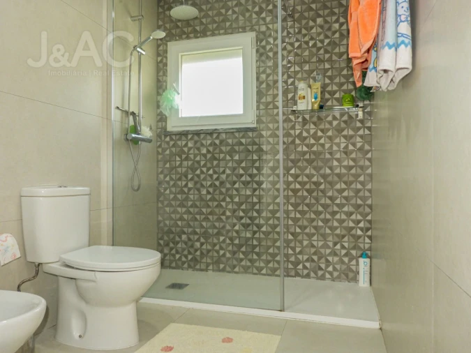 Moradia T4 para Venda em São Domingos de Rana Foto 16