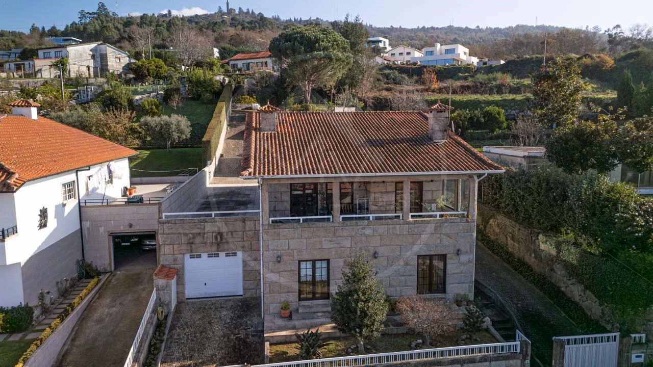 Moradia T4 para Venda em Costa Foto 2