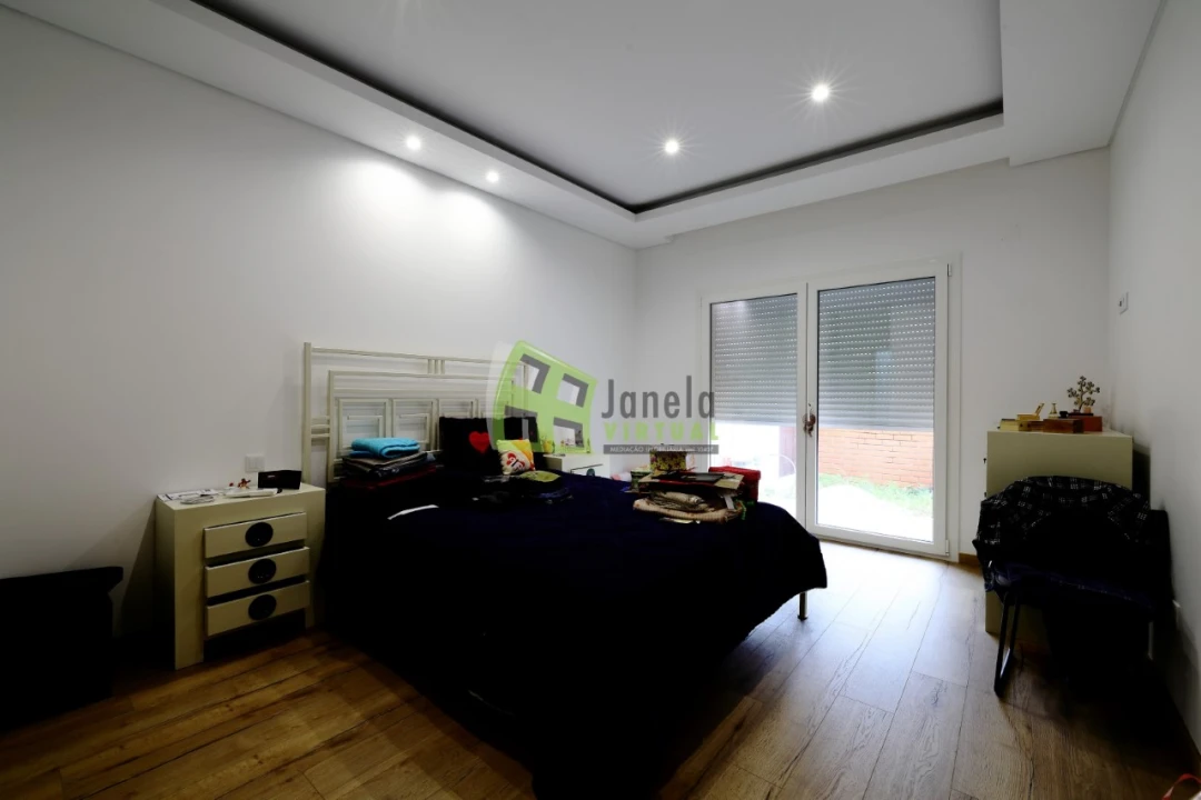 Moradia T4 para Venda em Alhos Vedros Foto 12