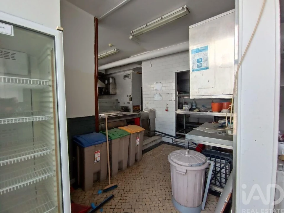 Loja para Venda em Carnaxide e Queijas Foto 17