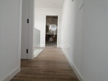Moradia T4 para Venda em Corroios