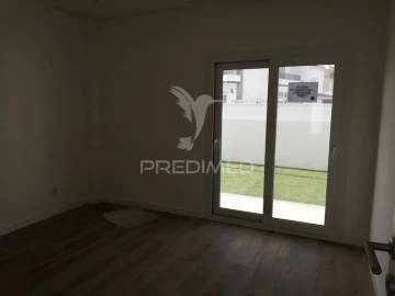 Moradia T4 para Venda em Corroios