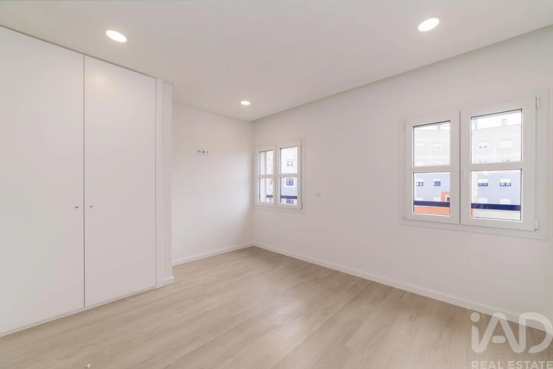 Apartamento T3 para Venda em Venteira Foto 19