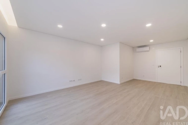 Apartamento T3 para Venda em Venteira Foto 22