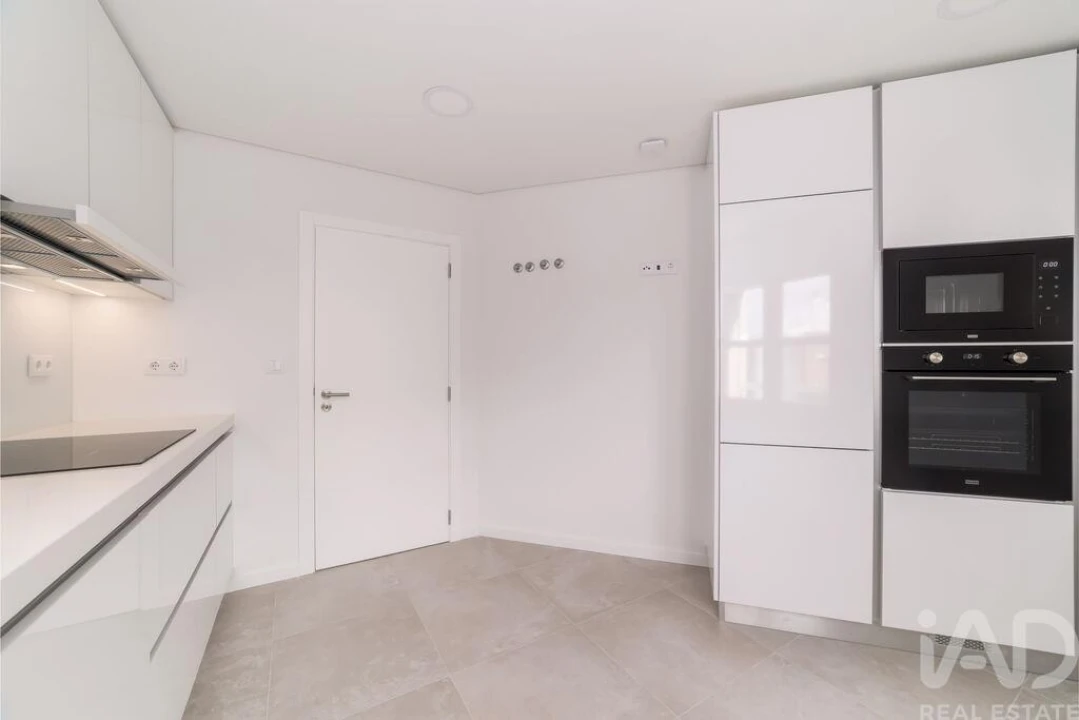 Apartamento T2 para Venda em Tavarede Foto 7