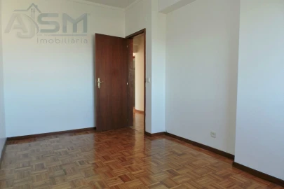 Apartamento T3 para Arrendamento em Cacém e São Marcos