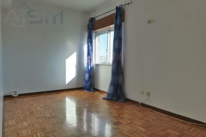 Apartamento T3 para Arrendamento em Cacém e São Marcos