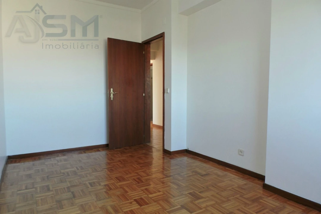 Apartamento T3 para Arrendamento em Cacém e São Marcos Foto 21