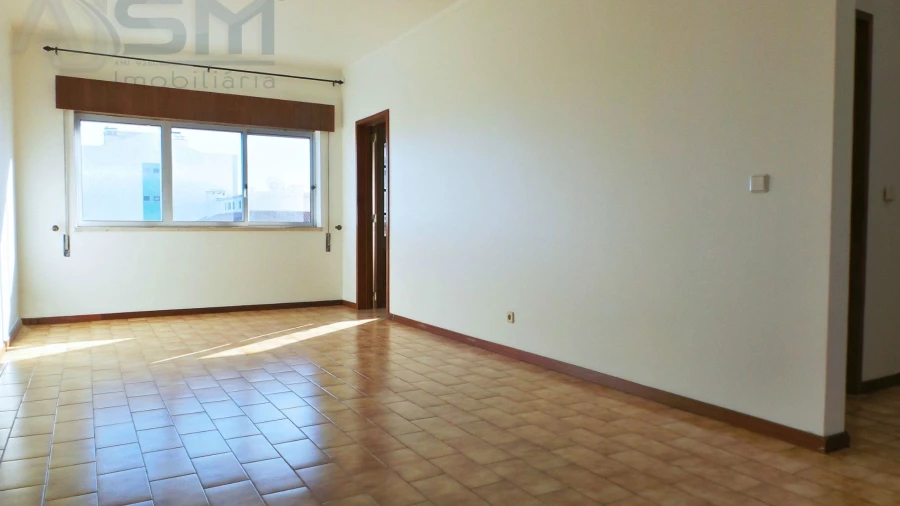 Apartamento T3 para Arrendamento em Cacém e São Marcos