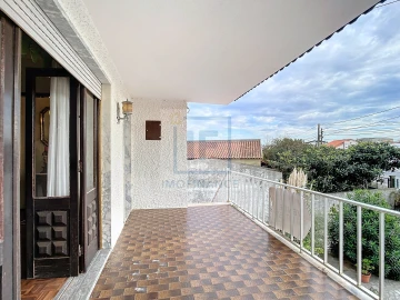 Moradia T4 para Venda em Atouguia da Baleia