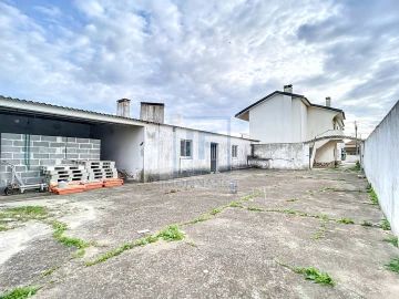 Moradia T4 para Venda em Atouguia da Baleia