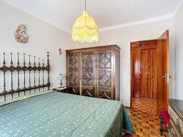 Moradia T4 para Venda em Atouguia da Baleia