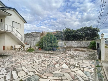 Moradia T4 para Venda em Atouguia da Baleia