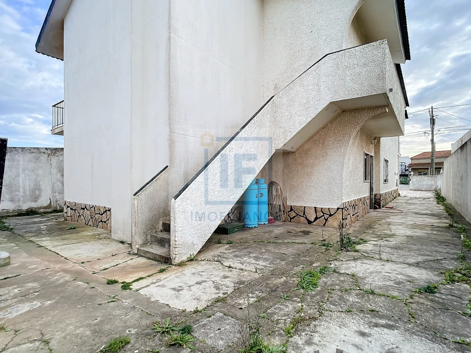 Moradia T4 para Venda em Atouguia da Baleia Foto 4