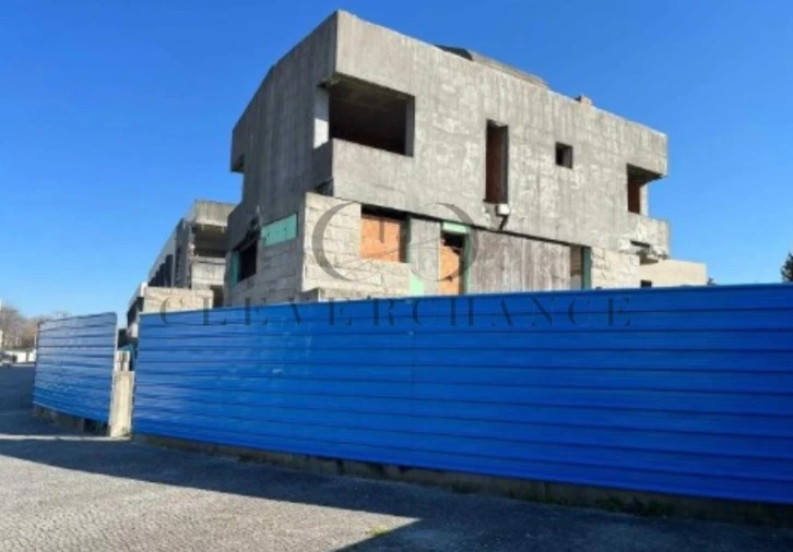 Moradia T6 para Venda em Ramalde Foto 1