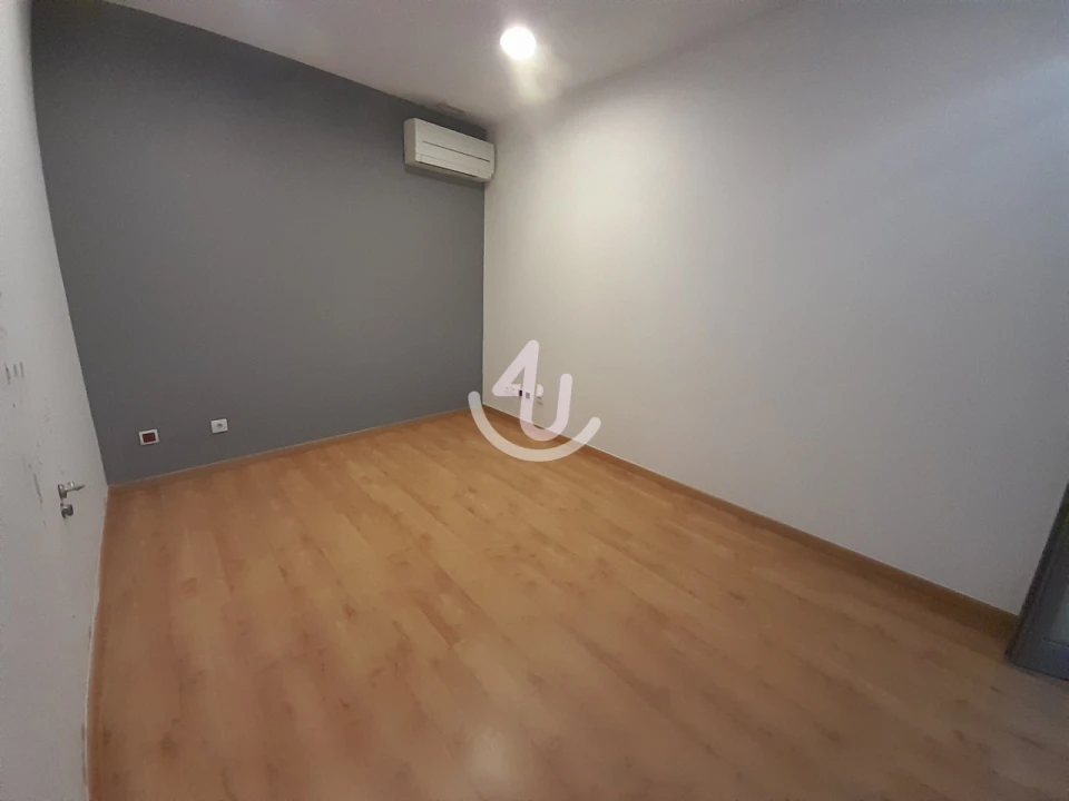 Escritório para Arrendamento em Alcobaça e Vestiaria Foto 3