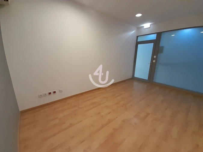 Escritório para Arrendamento em Alcobaça e Vestiaria Foto 4