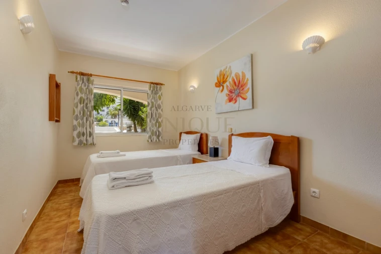 Negócio para Venda em Budens Foto 16