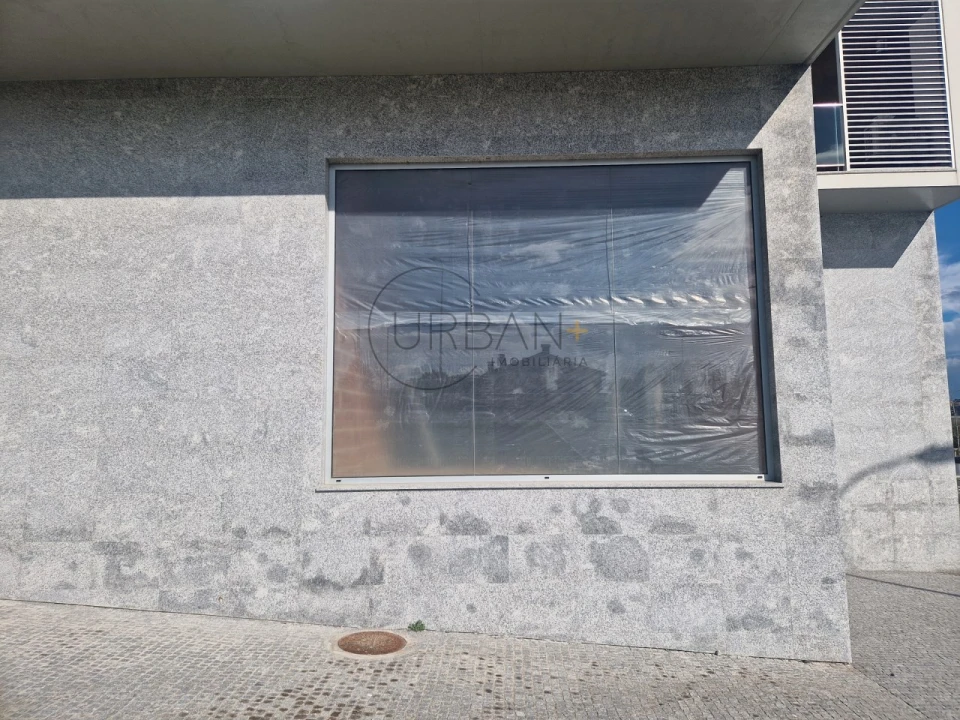 Loja para Venda em Abraveses Foto 2