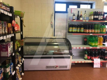Loja para Cedência de Quotas em Oliveirinha
